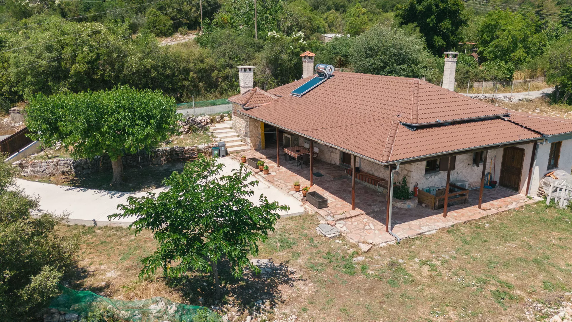 Πετρόχτιστο παραδοσιακό κατάλυμα στο Κουκλέσι Ιωαννίνων — ktimavasiligianniGR