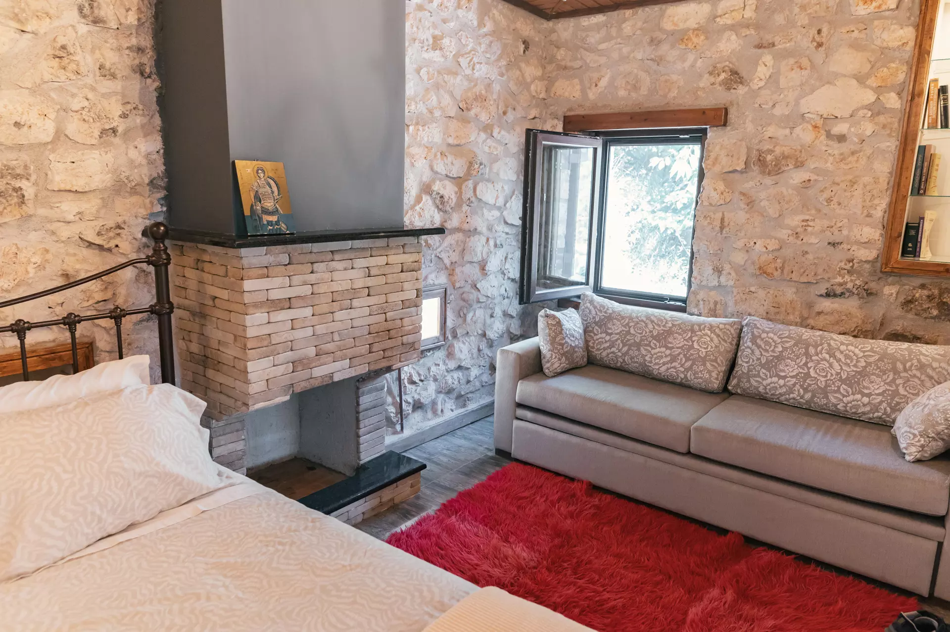 Vasiligianni Bedroom – Bathroom