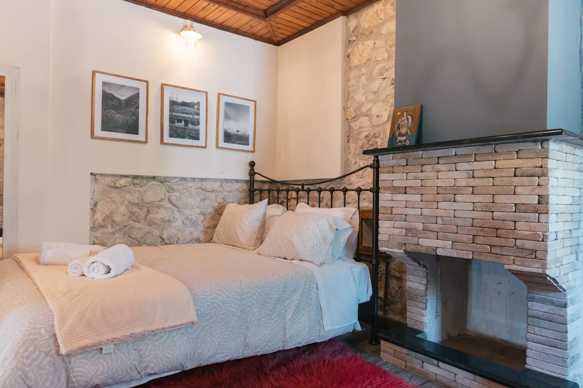 Vasiligianni Bedroom – Bathroom